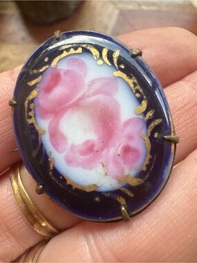 Antique Victorian Hand-Painted Floral Brooch Sèvres-Style C-Clasp